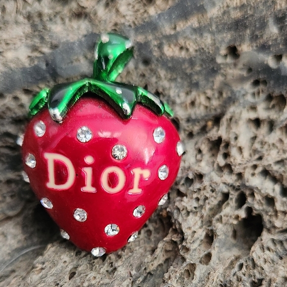 Strawberry Enamel Pendant - Picture 4 of 5